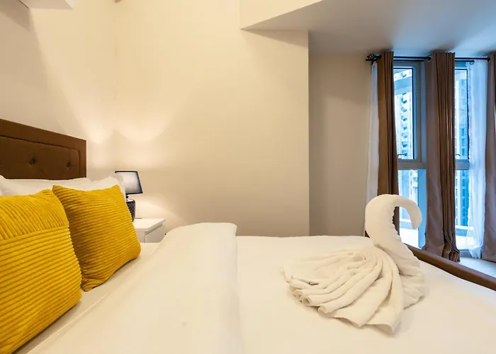 Uptown Parksuites Sky Garden Flr Bright Airy 2 Bedroom Balcony Apartment Manila