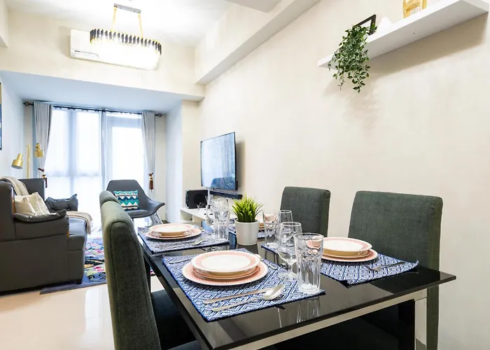 Uptown Parksuites Sky Garden Flr Bright Airy 2 Bedroom Balcony Apartment Manila