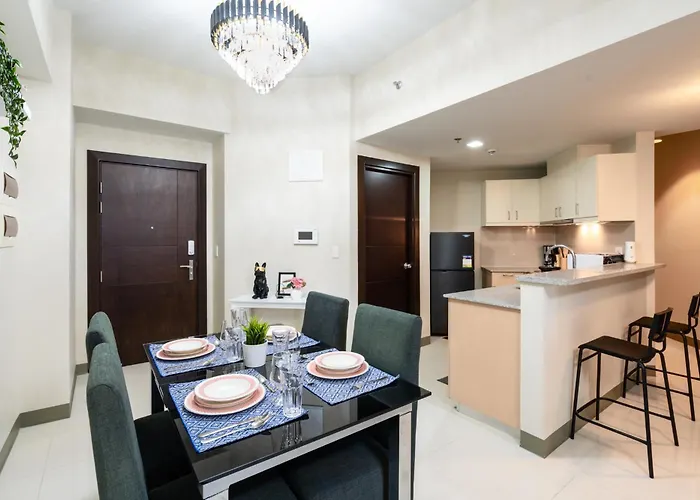 Uptown Parksuites Sky Garden Flr Bright Airy 2 Bedroom Balcony Apartment Manila