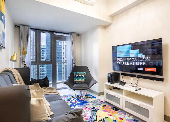 Uptown Parksuites Sky Garden Flr Bright Airy 2 Bedroom Balcony