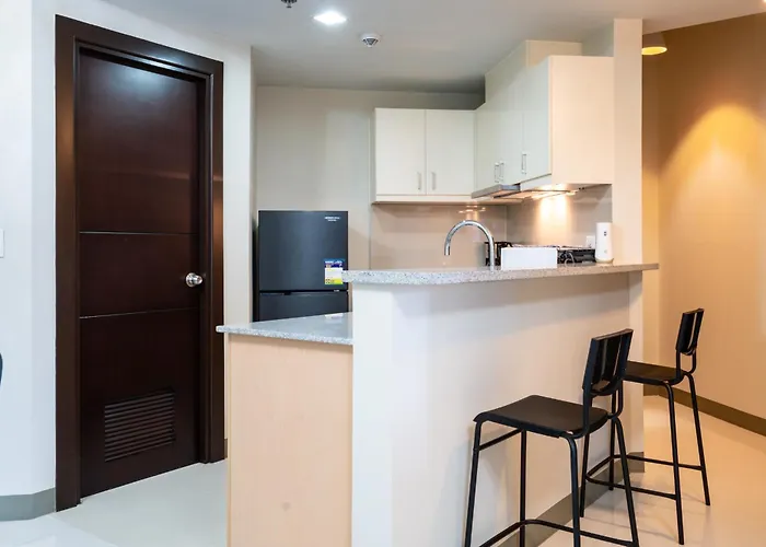 Apartment Uptown Parksuites Sky Garden Flr Bright Airy 2 Bedroom Balcony