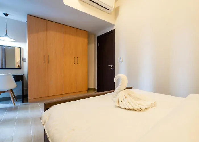 Apartment Uptown Parksuites Sky Garden Flr Bright Airy 2 Bedroom Balcony Manila