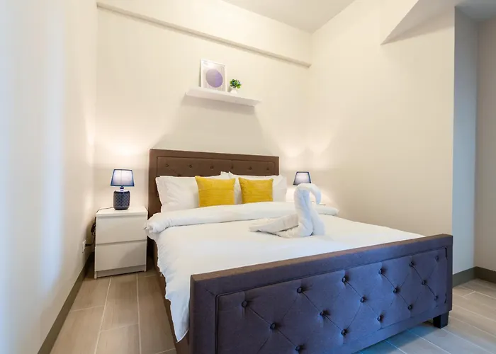 Uptown Parksuites Sky Garden Flr Bright Airy 2 Bedroom Balcony * Manila