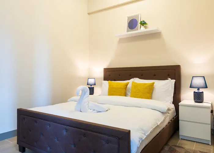 Uptown Parksuites Sky Garden Flr Bright Airy 2 Bedroom Balcony