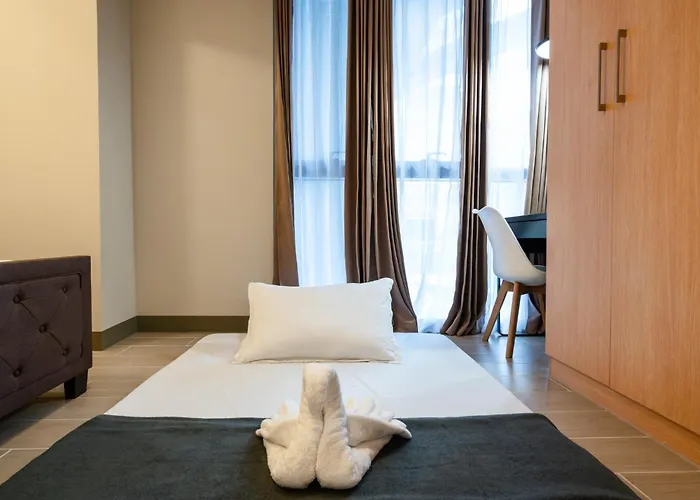 Apartment Uptown Parksuites Sky Garden Flr Bright Airy 2 Bedroom Balcony Manila