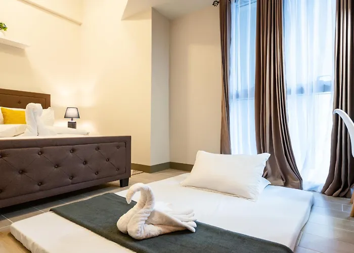 Apartment Uptown Parksuites Sky Garden Flr Bright Airy 2 Bedroom Balcony *